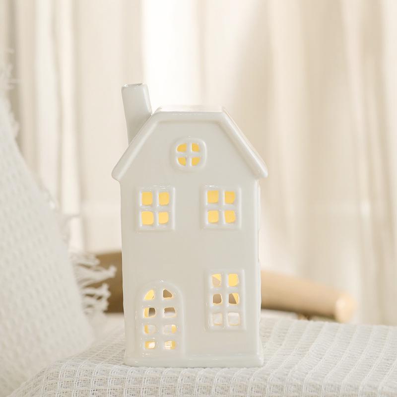 Keramik-Weihnachthaus-Ornament mit Nachtlicht - Festliche Schreibtischdekoration