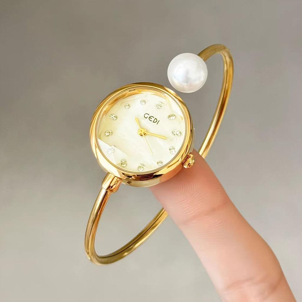 Luxury Fashion Mother-of-Pearl Dial Pearl Bracelet Women's Watches High-Quality Gemstone Quartz Ladies Watch Convenient to Wear