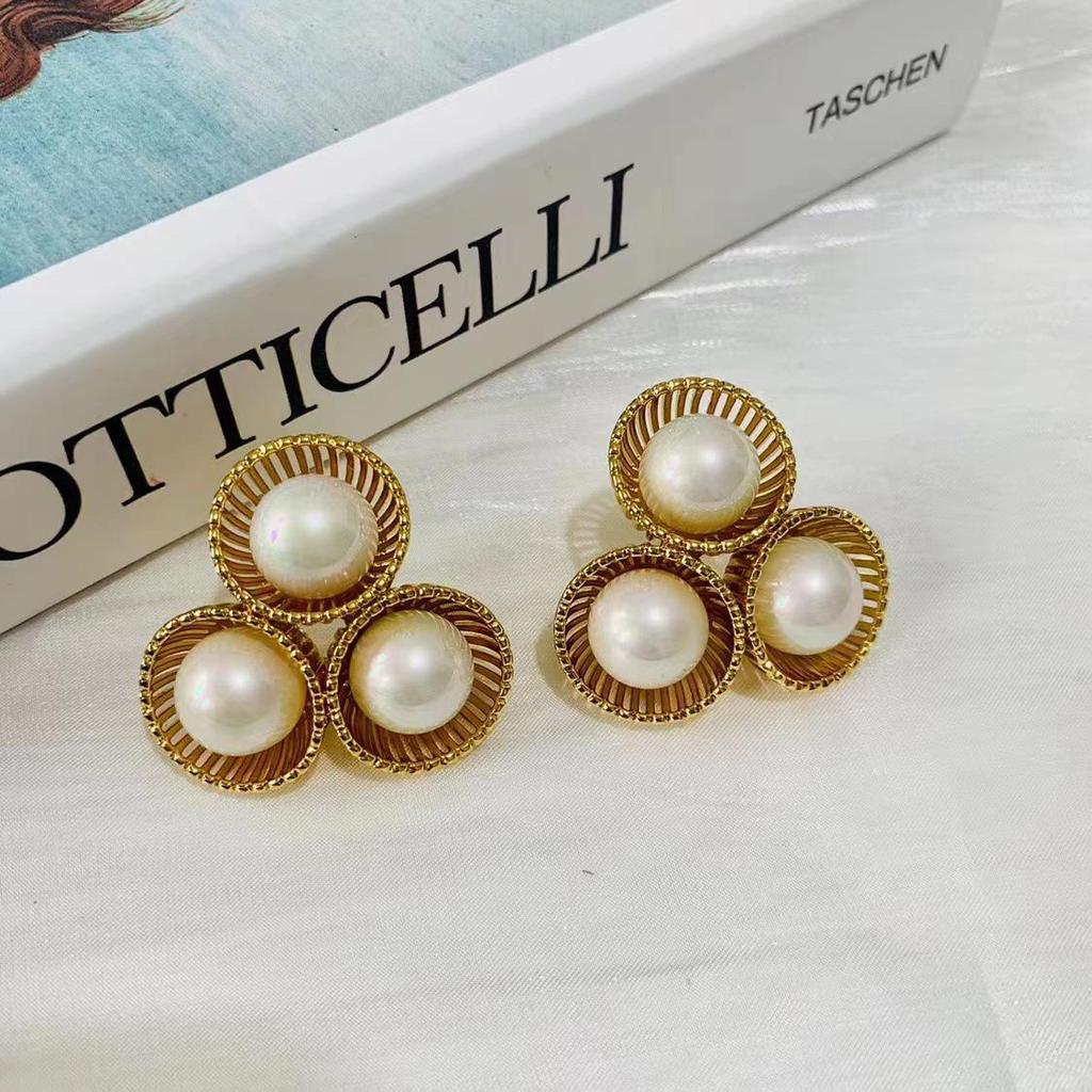 Elegant French Pearl Flower Stud Earrings - High-End Hollowed Out Design