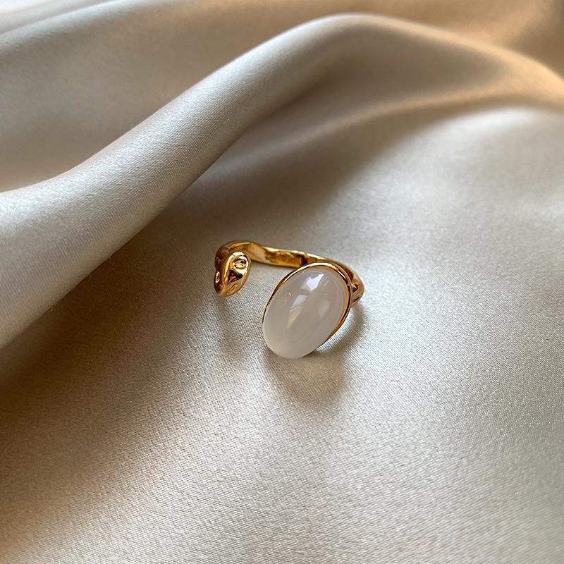 French Gold Cat's Eye Stone Open Ring: Women's Luxurious, Stylish, High-End Versatile Fashion Jewelry.