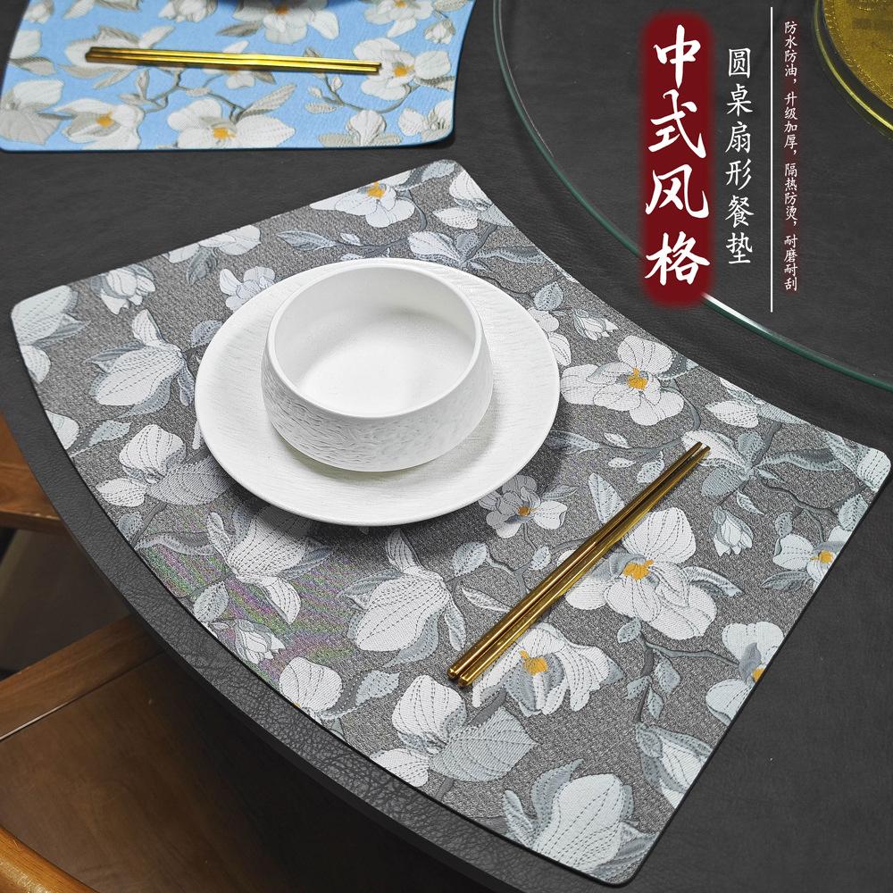 Luxuriöse chinesische Stil Fächerförmige PVC Tischsets Wasserdicht Hitzebeständig Tischmatten Runde Tische Elegant Bedruckt Esstisch Hotels