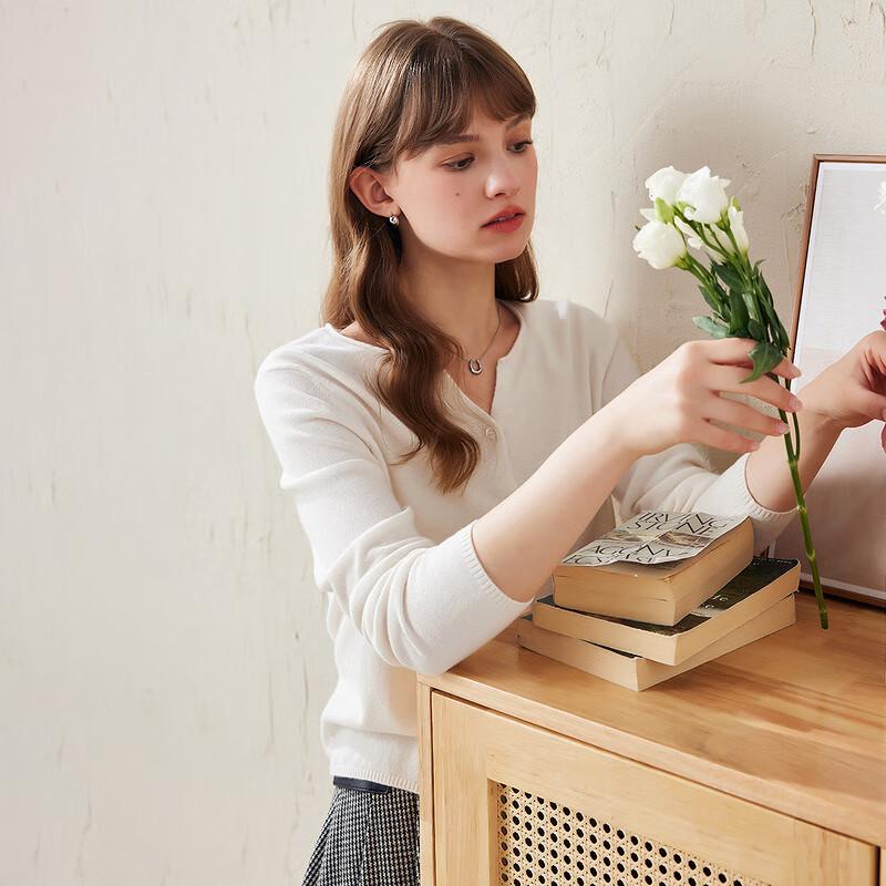 Kommon Boca Women's Round Neck Pure Wool Cardigan