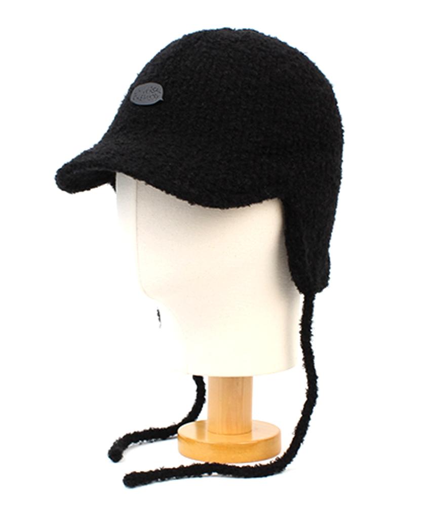 Yunibeosyeolkemiseuteuli Knit Black Earflap Cap