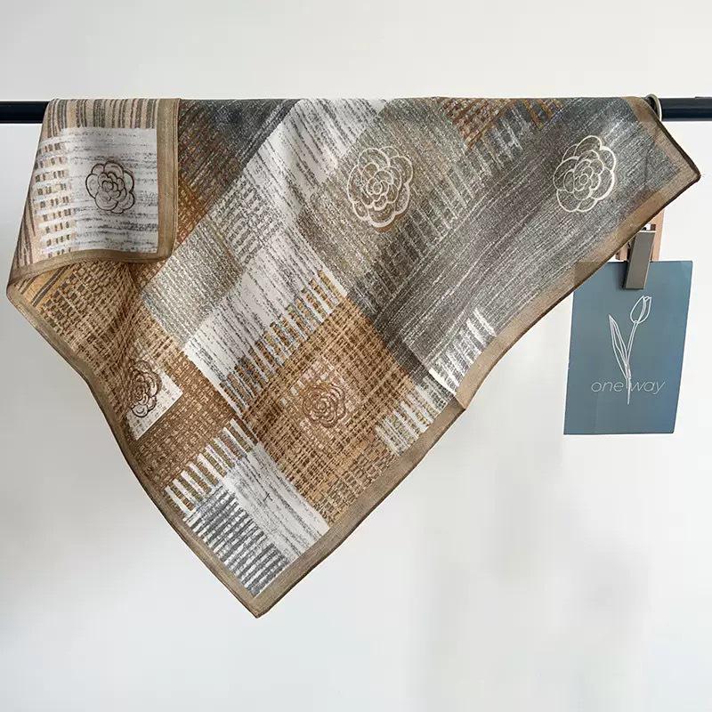 French Retro Rose Pattern Silk Scarf - Spring/Summer Sun Protection, Versatile and Fashionable Accessory.