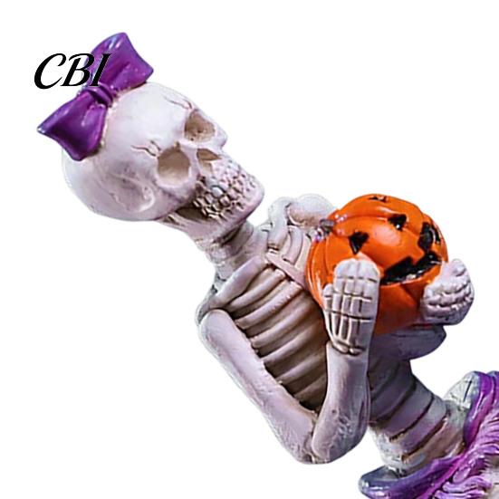 Embracing Pumpkin Skeleton Statue 2Pcs/Set Couple Statues, with Figurines, Men Distressed Resin Crafts Women Ornaments for Halloween Table Mantel