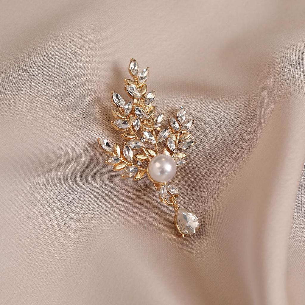 2026 High-End Butterfly Brooch: Elegant Summer Accessory for Shirts and Suits