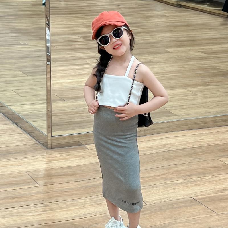 

Girls Backless Sling Top And Skirt Two-Piece Children s Clothing Set 130