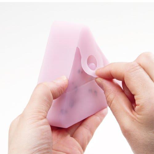 Skater Silicone Rice Ball Wrap, White, 9.5cm Wide x 3.5cm Deep x 8.5cm High, SLOR1