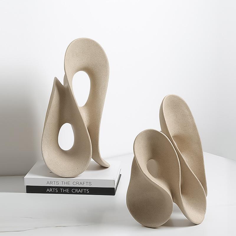 Resin Crafts Abstract Coral Hollowed-out Irregular Sculpture Artistic Arcs Decorative Figurines Home Decoration Accessories
