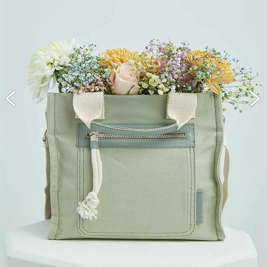 

Кожаная большая сумка с деталями Мятного цвета