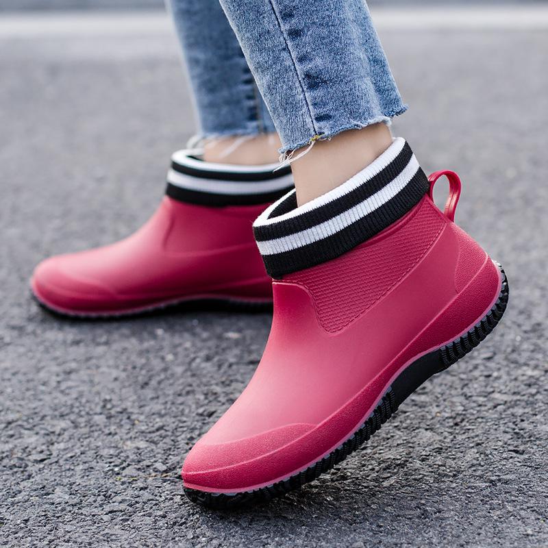 Damen wasserdichte rutschfeste gefütterte niedrig geschnittene Regenstiefel im koreanischen Stil - Modische warme Outdoor-Bekleidung
