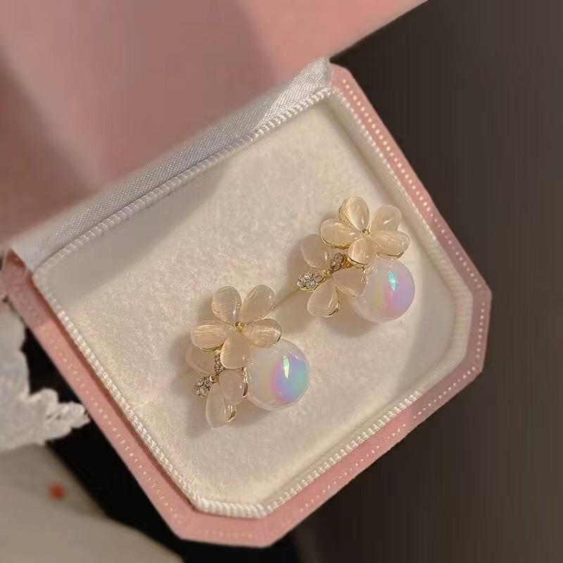 Sparkling Pearl Earrings, High-end Earrings, Elegant Pure White Earrings, Autumn and Winter Simple, High-end, Fresh,