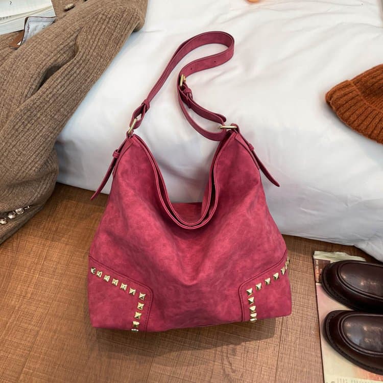 Rivet tote bag women's large-capacity commuter shoulder bag