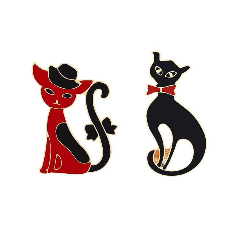 2 Teile/satz Paar Freund Katzen Brosche Set Nette Schwarz Und Weiß Kätzchen Emaille Pins Cartoon Katze Klaue Fishbone Abzeichen Tasche revers