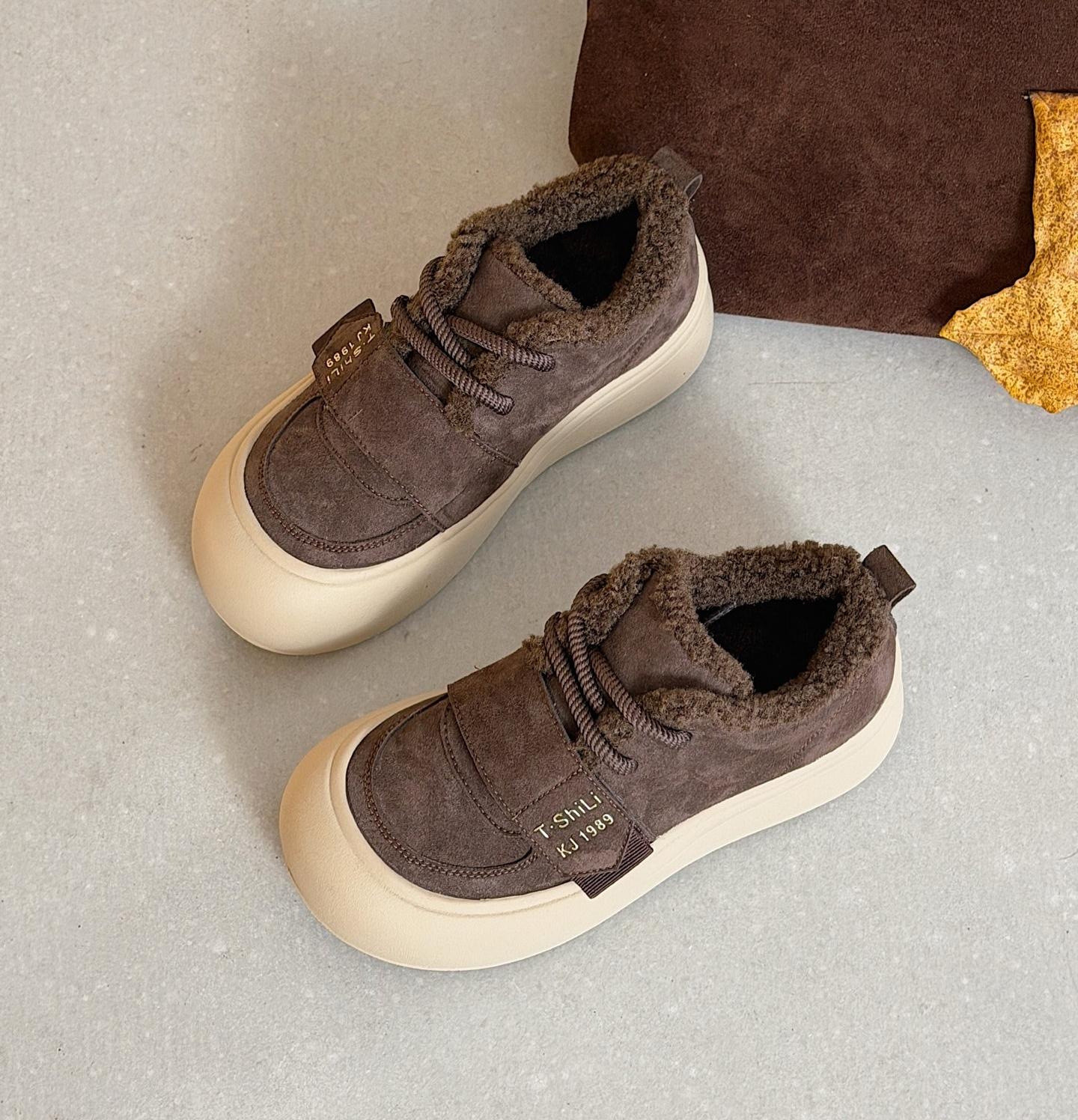 

Fleece Velcro ugly cute shoes women s winter new matte leather platform bread shoes casual board shoes tide 40