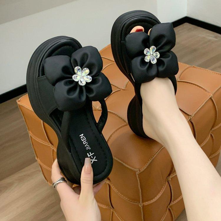 Thick-soled cool slippers women's fashion outer wear 2024 summer foreign trade new casual flower one-word muffin sole beach shoes