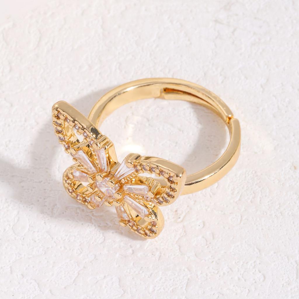 Zircon Butterfly Necklace For Women, High-End Simple Temperament, Hollow Pendant Set.