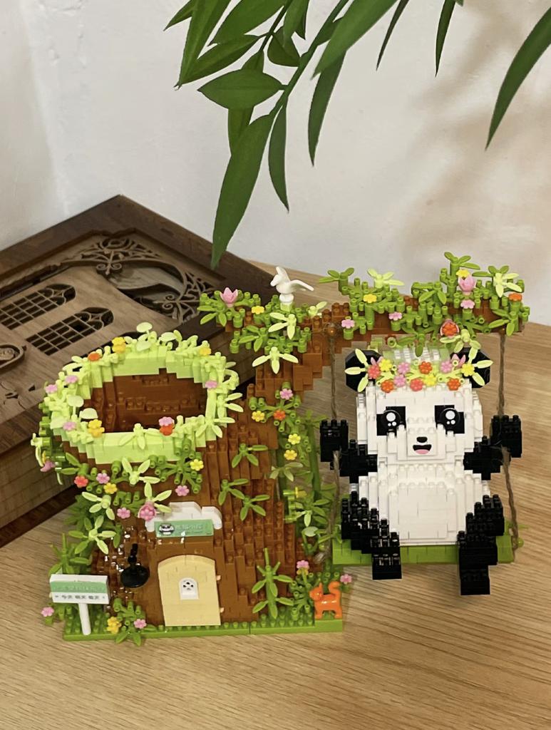 1688PCS Panda Swing Pen Holder Building Blocks Educational Toys Micro Diamond Bricks Creative Tabletop Decoration Kids Gifts