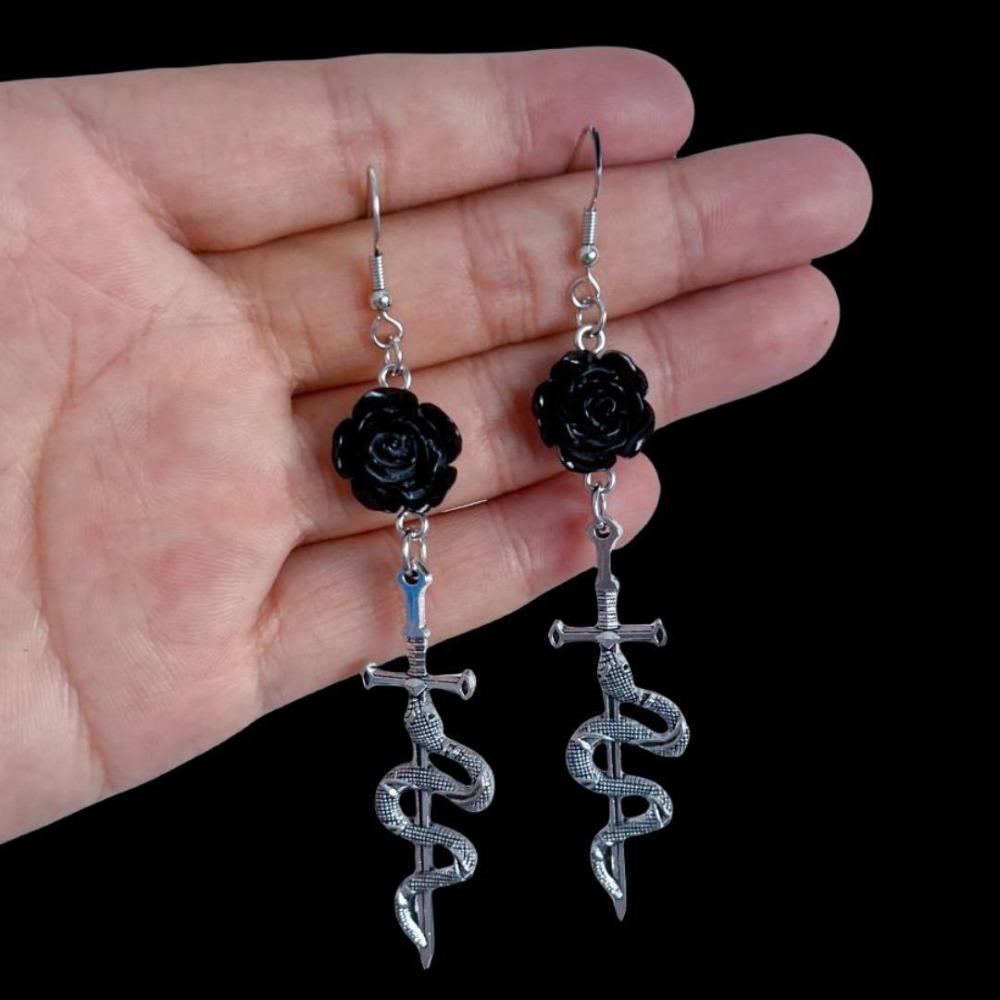 Charm Retro Punk Sliver Color Hollowed-out Heart Rose Flower Dangle Earrings for Women Gothic Hallowmas Jewelry Accessories Gift