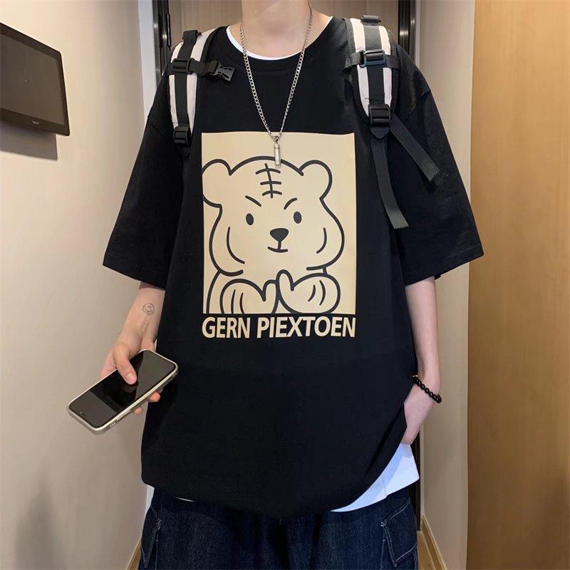 2024 sommar kortärmad T-shirt för män Trendig fem tums ärm Mångsidig Casual Lös student halvärmad T-shirt Dagligt mode tryckt topp