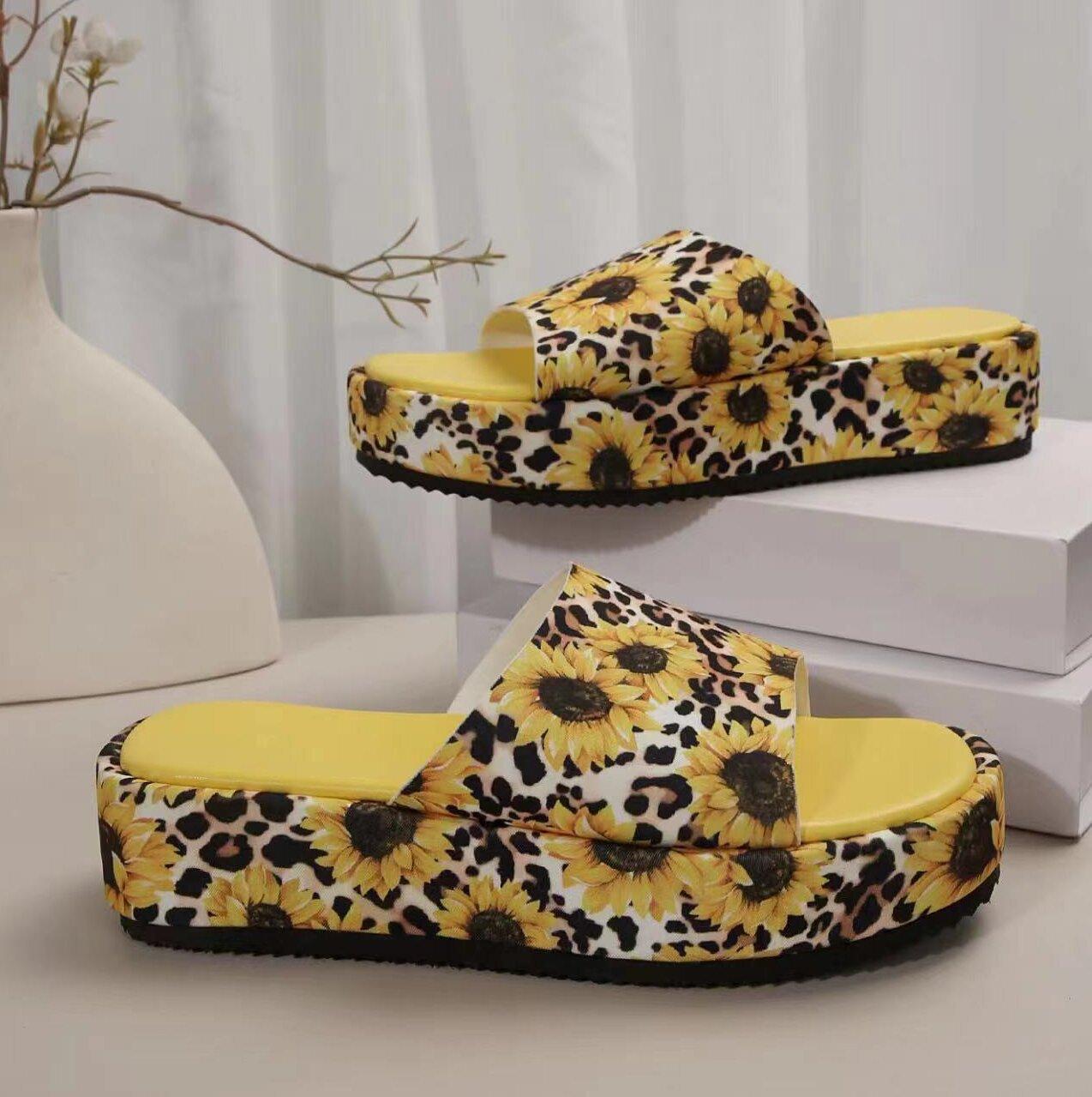 

Модные женские тапочки большого размера для улицы 2025 лето новые повседневные тапочки на плоской подошве с открытым носком для женщин 43 жёлтый