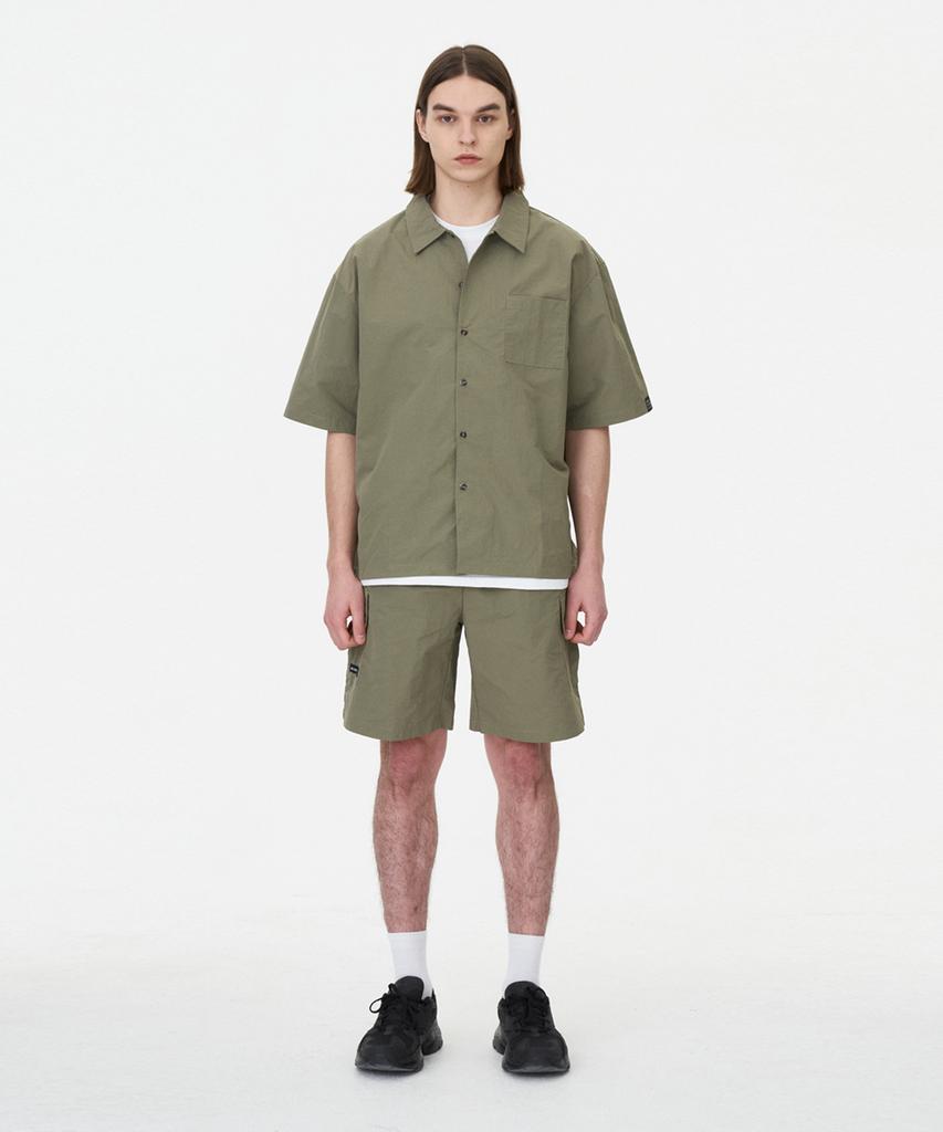 MOZMOZ [Set] Washer Nylon Oversized Half Shirt Two-Piece Set Khaki