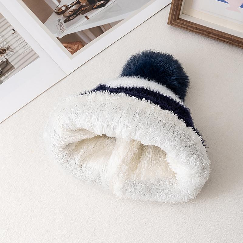 New Style Snow Label Beanie Hat Color Blocked Style Plush Fur Lined Pompoms Warm Winter Hat Fashion Y2k Beanie For Woman Girl