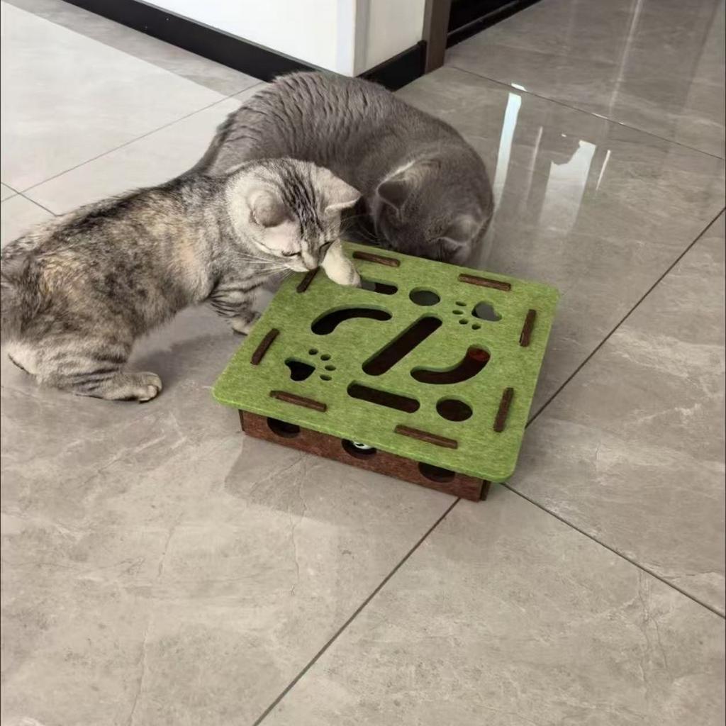 Cat Toy Self-Entertainment Pet Maze Hole-Punching Felt Box Teasing Cat Bell Ball