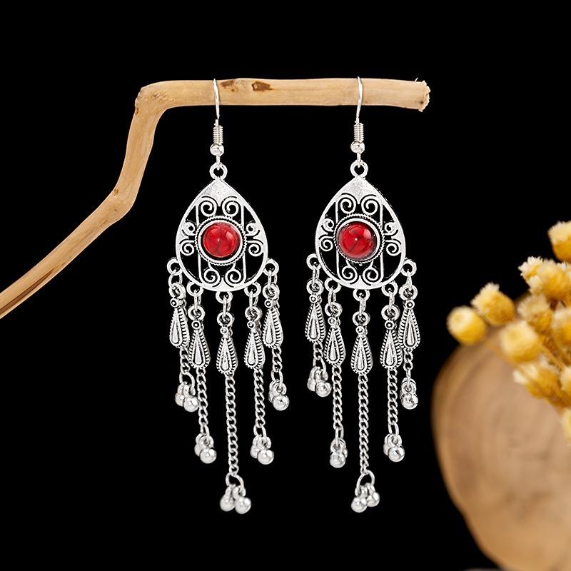 Bohemian fringed turquoise earrings, retro few earrings, personalized temperament earrings.