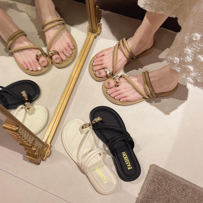 New Soft-soled Rhinestone Beach Sandals for Women Wearing Flat Shoes