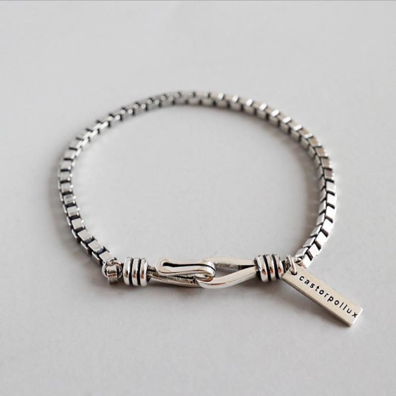 

Personalized Retro Box Chain Bracelet - Elegant Silver, Versatile Japanese-Korean Inspired Couple s Jewelry for Women