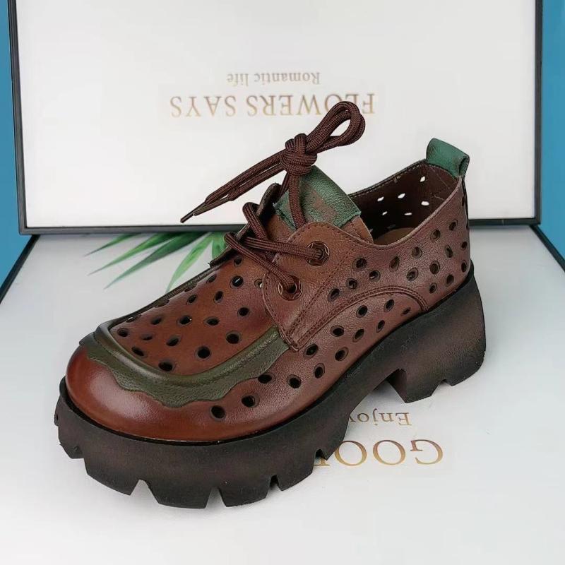 

Туфли-оксфорды на толстой подошве на шнуровке с круглым носком, увеличивающие рост, дышащие одинарные туфли, женские, лето 2025, новая модель, комбинированные, в стиле ретро, с перфорацией, женские туфли 40 темно-коричневого