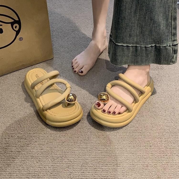 Summer 2025 Fashion Thick-soled Pinch Beach Shoes Outer Wear with Skirt Sandals Stepping On Shit Cover Toe Slippers Women's Models