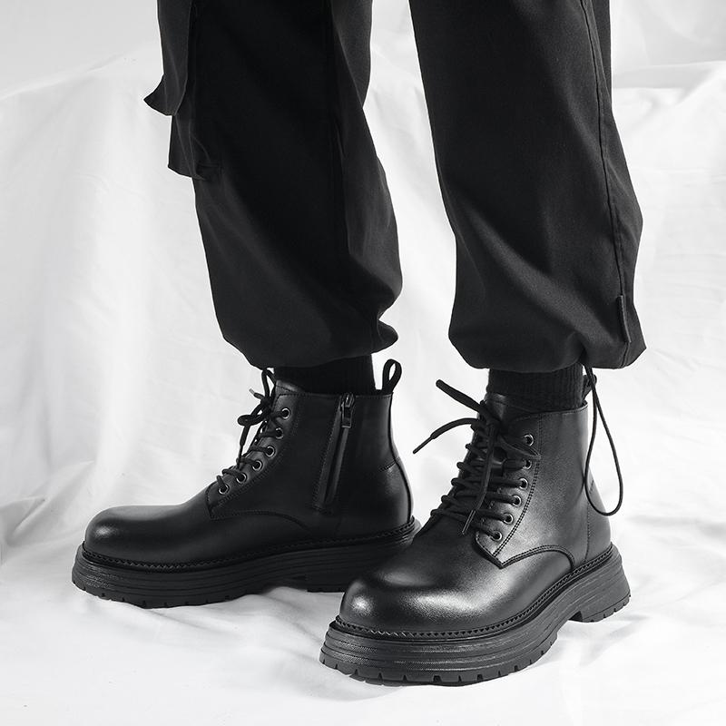 Black thick soled men's boots Fashionable and trendy men's style Outdoor street motorcycle Daily office party adult shoes hot