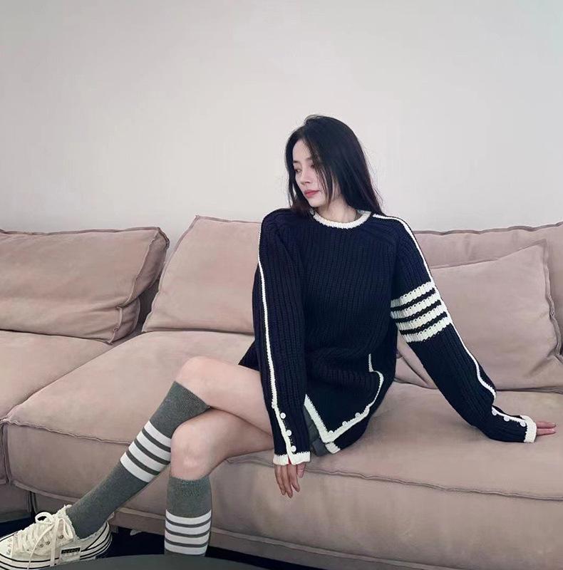 Unisex Chunky Knit Pullover: Four-Bar White-Edged Round Neck Sweater for Autumn & Winter