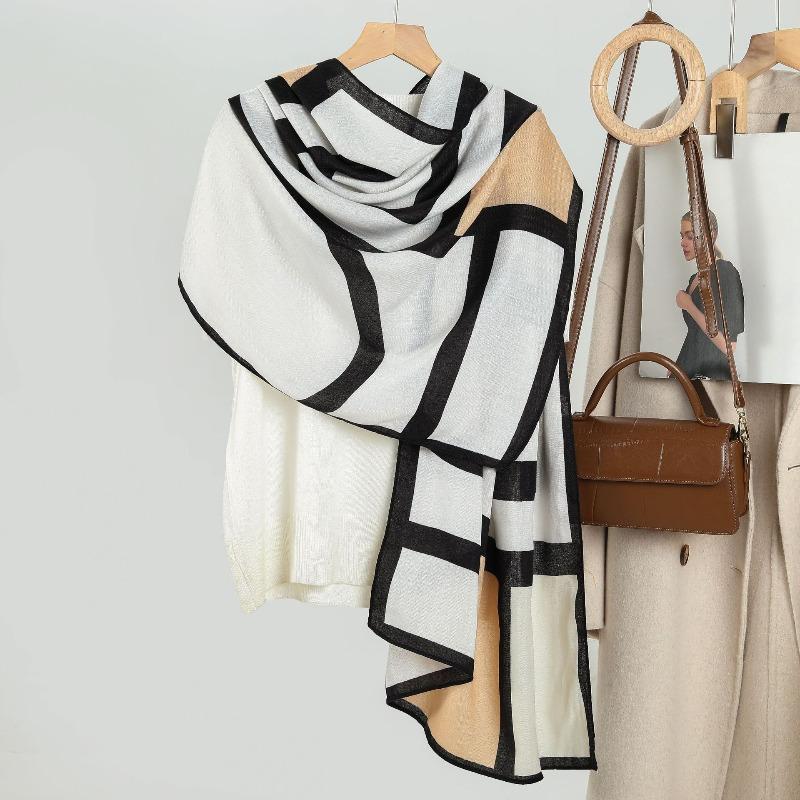 New Contrasting Colors Geometric Pattern Velvet Women's Scarf Autumn and Winter Warm Thin Large Shawl Scarf Scarf Dual-purpose