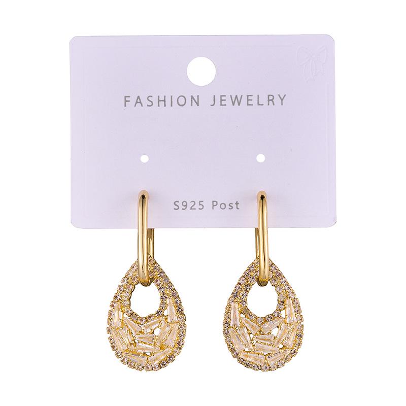 Exquisite Women's Geometric Diamond Ear Cuffs: High-End Two-Way Hollow Design Earrings