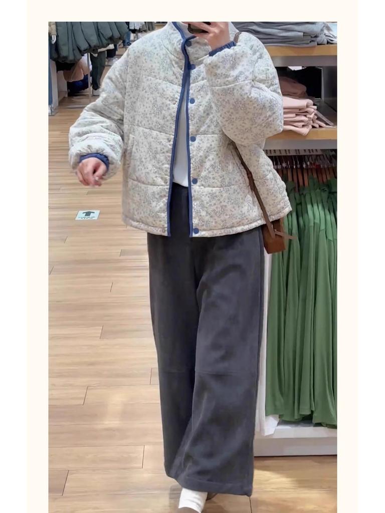 2024 Winter Korean Floral Cotton Jacket for Women - Short Stand-Up Collar, Loose, Thick, Versatile, and Warm.