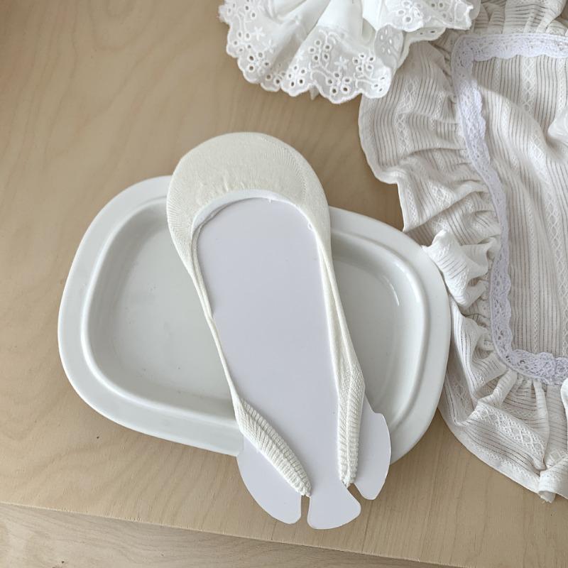 Ladies Spring and Summer Thin Pure Color Bow Shallow Mouth Boneless Breathable Non Slip Heel Invisible Socks