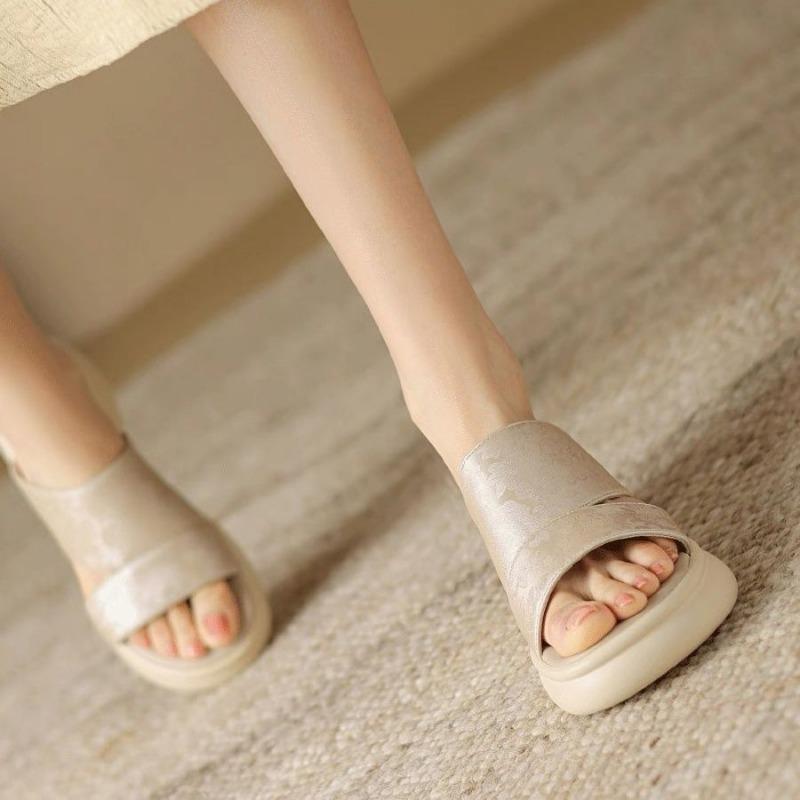 Fashion Women's Slippers And Ladies Sandals Outside Slides Height Off White Shoes Premium But Cheap Summer Sale Chic Elegant Pvc