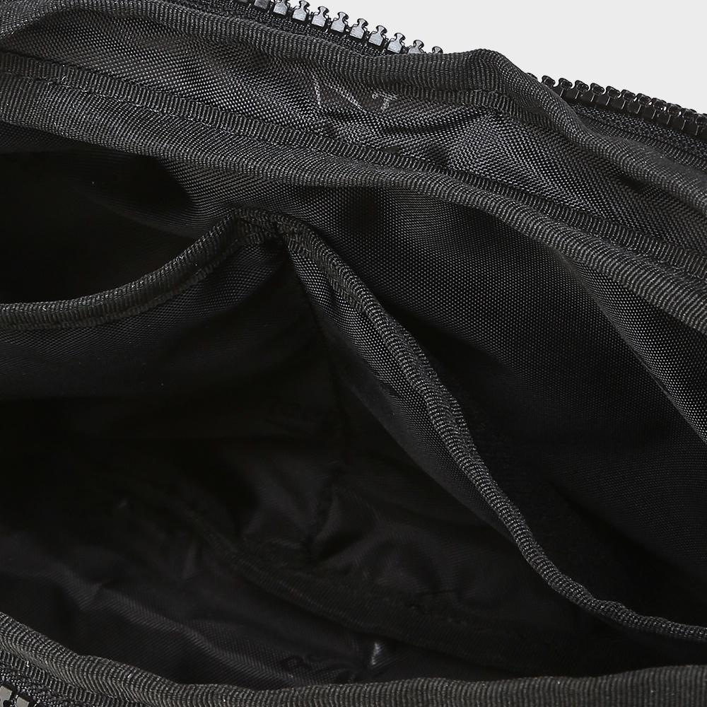Reebok Vector Nylon Mini Hobo Bag Svart Hvit