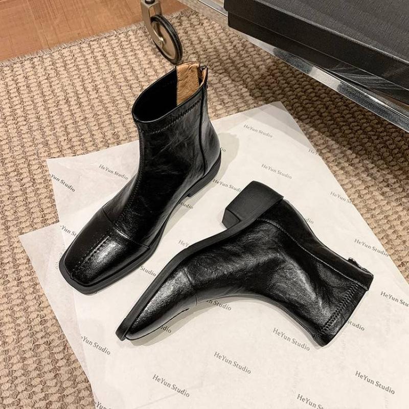 

Autumn and winter women s leather boots solid color leather large size women s boots rear zipper versatile square and new low tube Martin boots women 40 чёрный