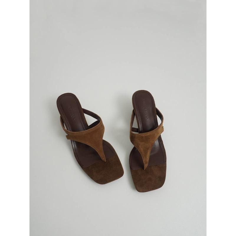 

Fashion Square Toe Thin Kitten Heel French Niche Designer New Versatile Flip-flops 40