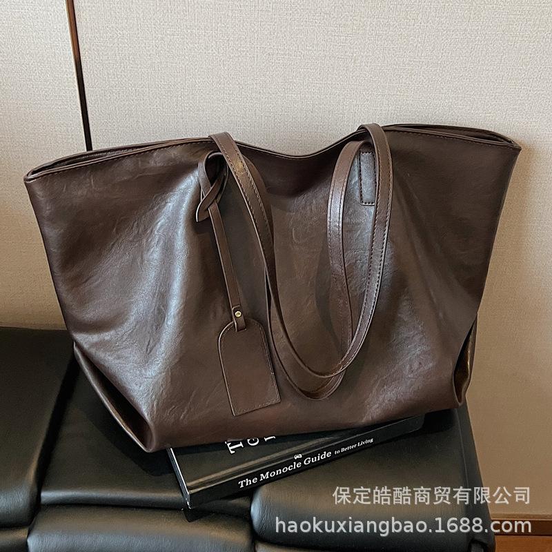 Retro Bag Women's Large Capacity 2025 New Autumn and Winter Simple Versatile Shoulder Underarm Bag Texture Commuter Tote Bag