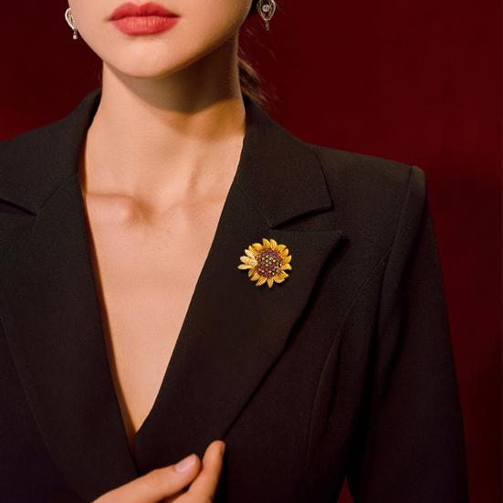 Stunning Pin Rhinestone Bee And Sunflower Brooch For Parties And Casual Wear Enamel