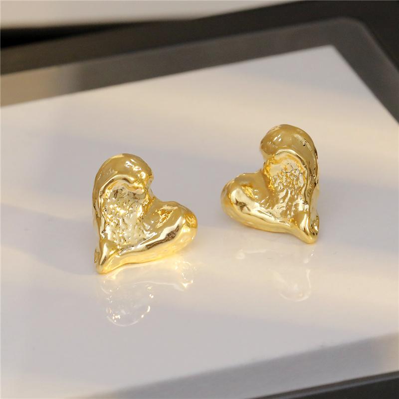Irregular Hiphop Style Heart Stud Earrings For Women Niche Design French Light Luxury Style Jewelry Gift