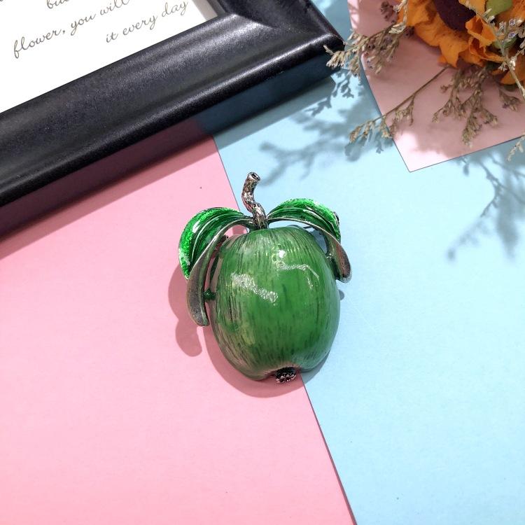Beautiful Colorful Fruit Crystal Brooch Cartoon Fresh Grape Strawberry Radish Pin Silk Scarf Cardigan Accessories