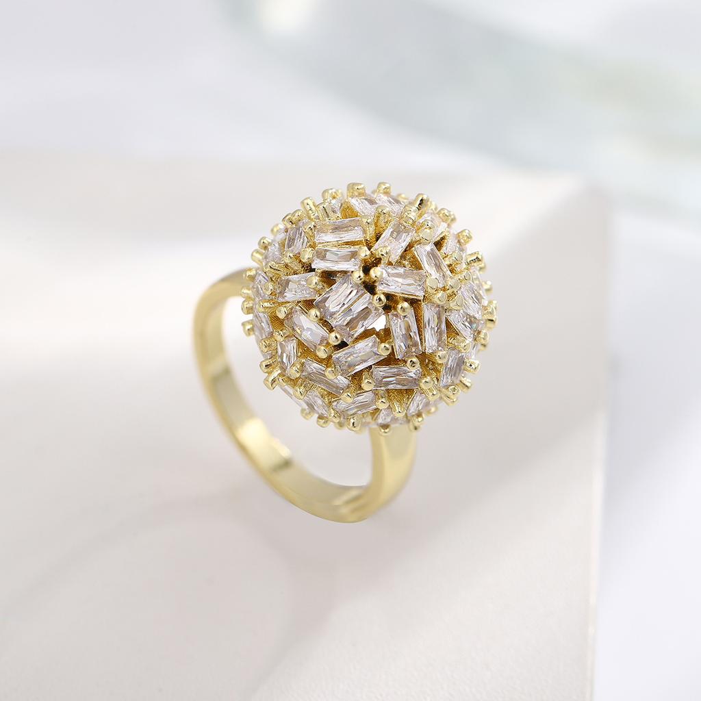 Stylish Designer Earrings: Minimalist Geometric Round Ball Earrings - Ultra Sparkling Light Luxury and Elegant