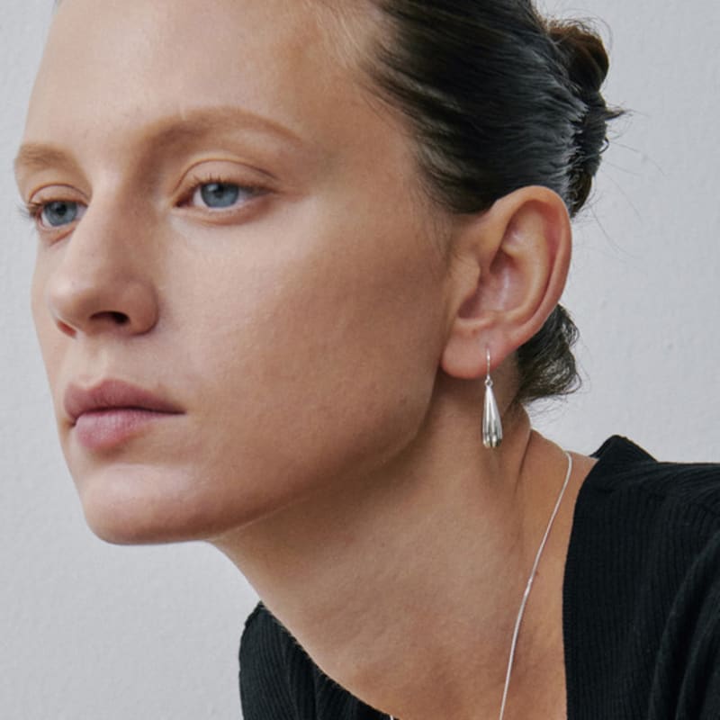 Etrive Ripple Drop Hook Earrings