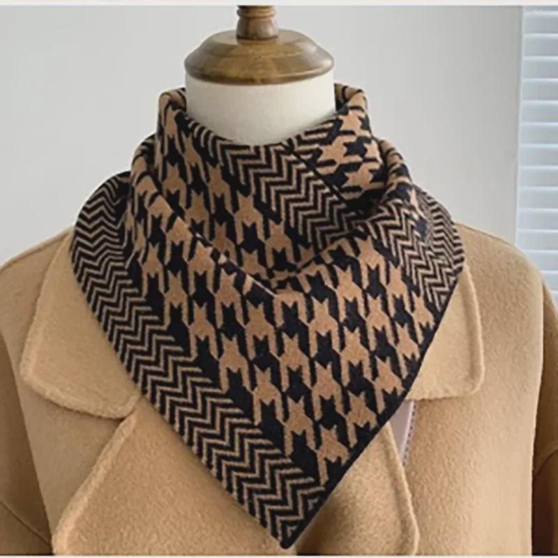 Unisex Knitted Triangle Scarf: Cozy Autumn/Winter Neck Warmer & Pullover Cover